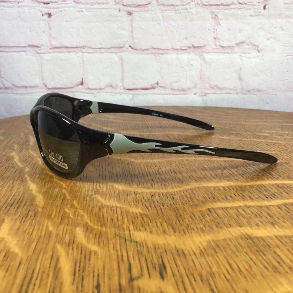 Black and Gray Frame Sunglasses